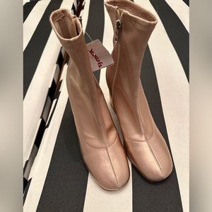 BNWTS Marc Fisher satiny nude pinkish zipper sock ankle bootie Sz 36 1/2